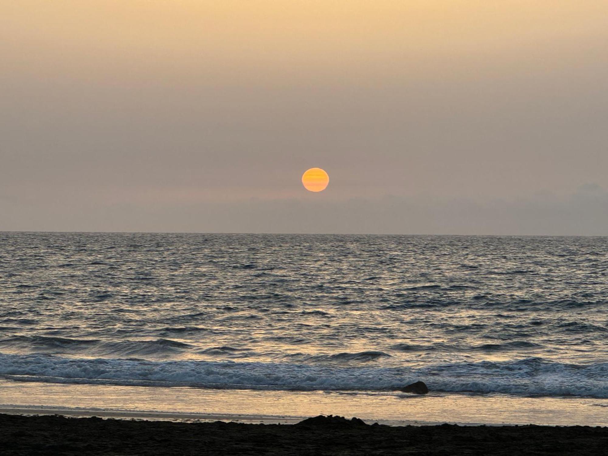 Vistas Mar Playa Las Canteras Primera Linea Wifi لاس بالماس دي غران كاناريا المظهر الخارجي الصورة